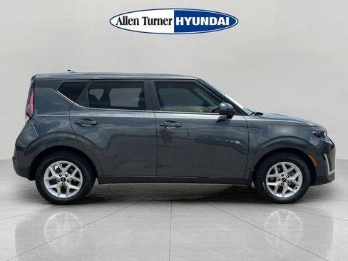 Used 2024 Kia Soul LX w/ Option Group 015 FWD image 9
