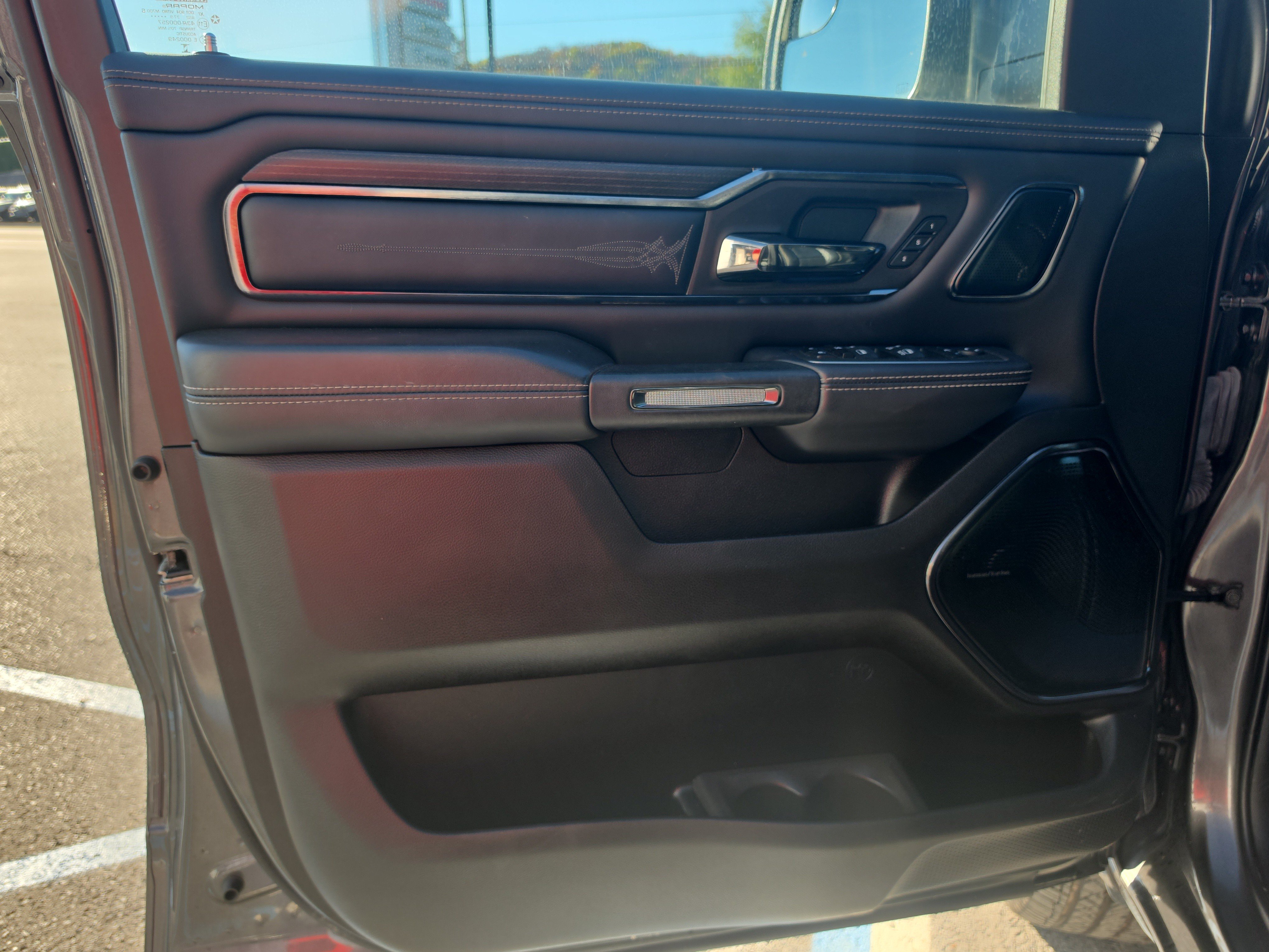 Used 2024 RAM 1500 Limited AWD/4WD image 18