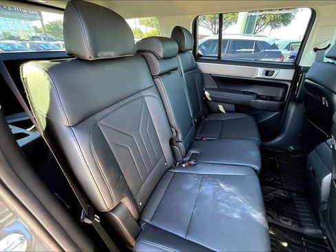 Used 2026 Hyundai Santa Fe SEL AWD/4WD image 17