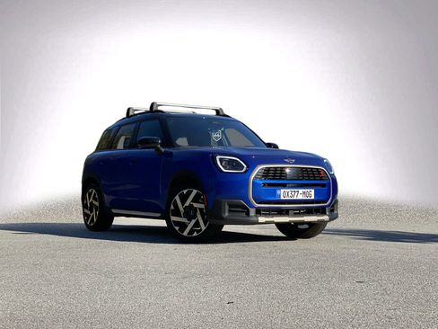 Certified 2025 MINI Cooper Countryman S image 2