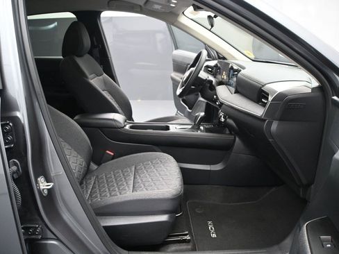 Certified 2025 Nissan Kicks SV AWD/4WD image 14