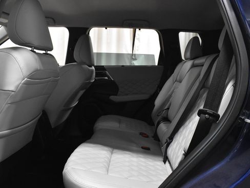 Used 2023 Mitsubishi Outlander SEL image 6