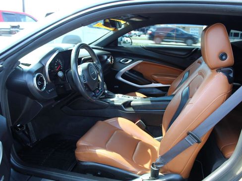 Used 2016 Chevrolet Camaro SS image 9