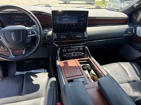 Certified 2022 Lincoln Navigator Reserve AWD/4WD image 21