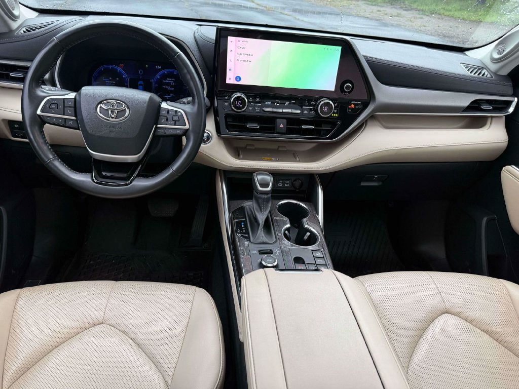 Used 2023 Toyota Highlander Limited AWD/4WD image 15