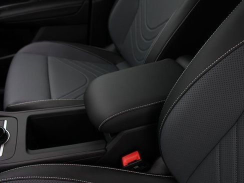 New 2026 Volkswagen Tiguan SE image 6