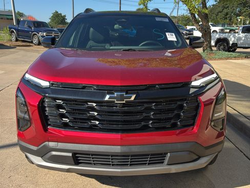 Used 2026 Chevrolet Equinox LT w/ Convenience Package II FWD image 2
