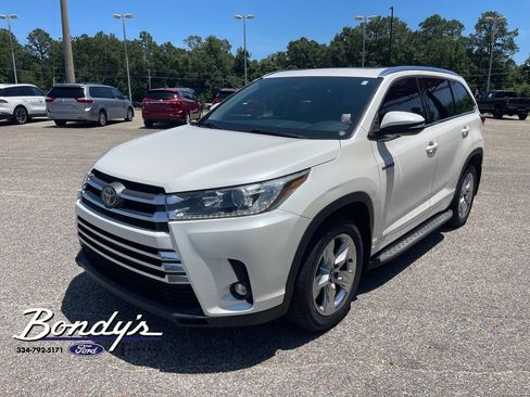 Used 2019 Toyota Highlander Limited AWD/4WD image 3