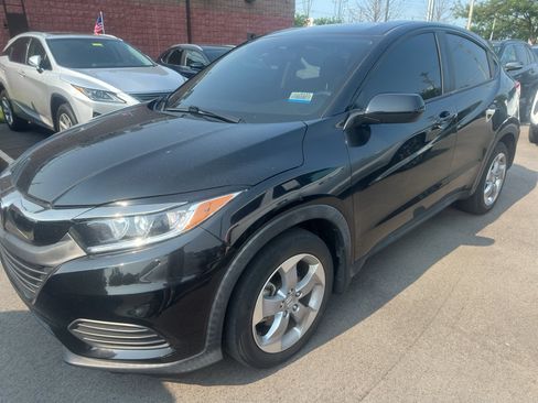 Used 2022 Honda HR-V LX image 2
