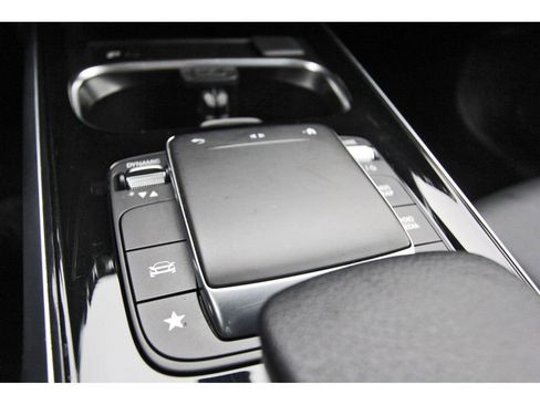 Used 2023 Mercedes-Benz GLB 250 4MATIC image 24