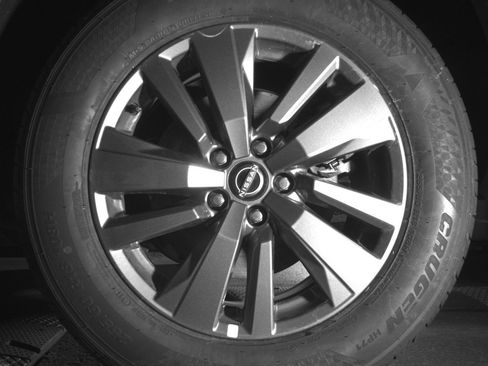 Used 2025 Nissan Pathfinder SV image 14