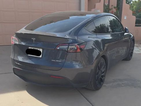 Used 2022 Tesla Model Y Performance AWD/4WD image 3
