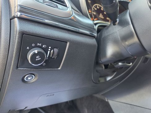 Used 2019 Jeep Grand Cherokee Limited AWD/4WD image 40