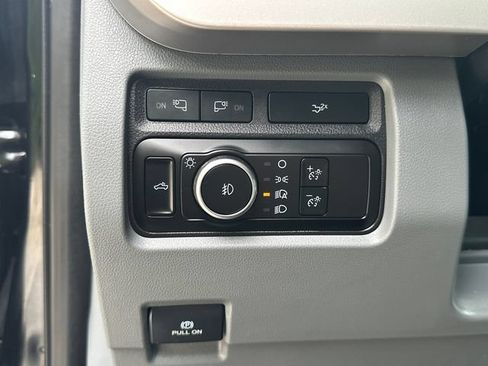 Certified 2023 Ford F250 XLT w/ XLT Premium Package AWD/4WD image 25