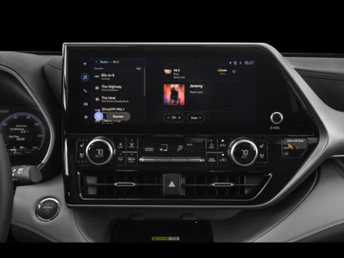 Certified 2025 Toyota Highlander Limited image 7