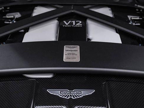New 2025 Aston Martin Vanquish image 42