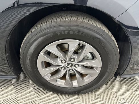 Used 2023 Toyota Sienna XLE image 13