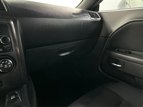 Used 2014 Dodge Challenger SXT w/ Sound Group image 28