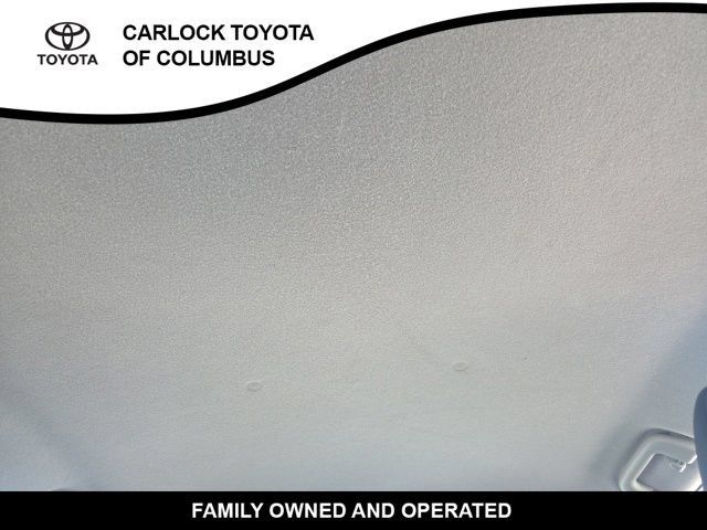 Used 2017 Toyota Yaris L FWD image 12