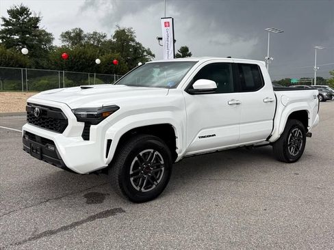 Certified 2024 Toyota Tacoma TRD Sport AWD/4WD image 8