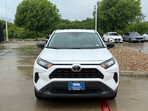 Used 2022 Toyota RAV4 LE FWD image 9