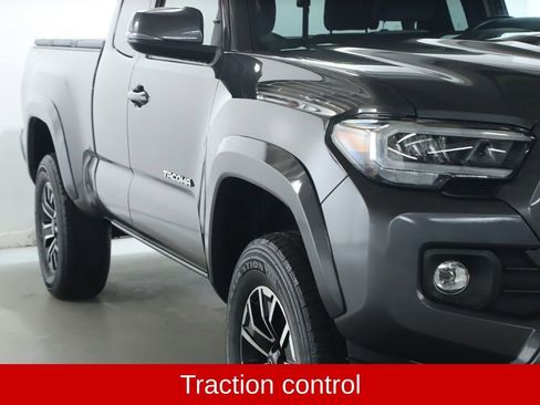 Used 2022 Toyota Tacoma TRD Sport image 10