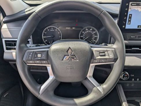 New 2026 Mitsubishi Outlander ES FWD image 31