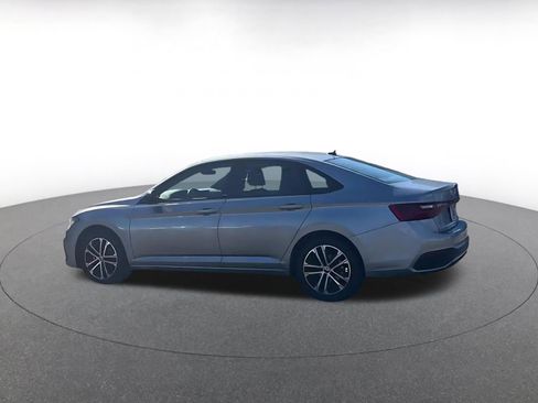 Used 2025 Volkswagen Jetta Sport image 11