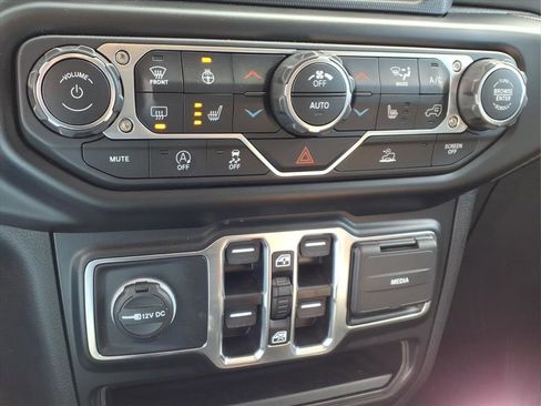 Used 2022 Jeep Gladiator Sport AWD/4WD image 24