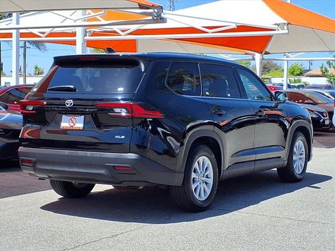 Used 2025 Toyota Grand Highlander FWD image 4