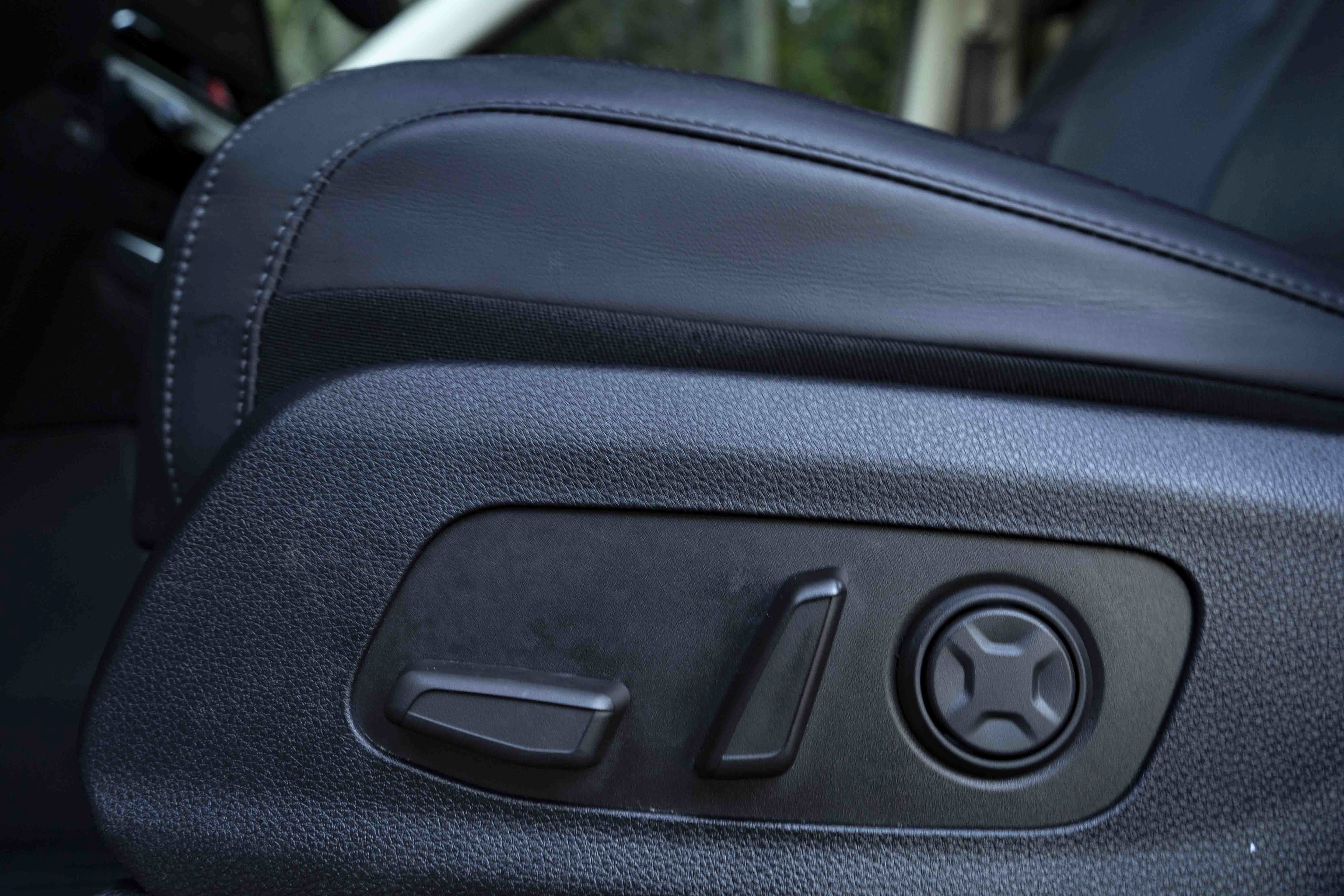 Used 2026 Kia Carnival SX w/ SX Dark Edition Package FWD image 41