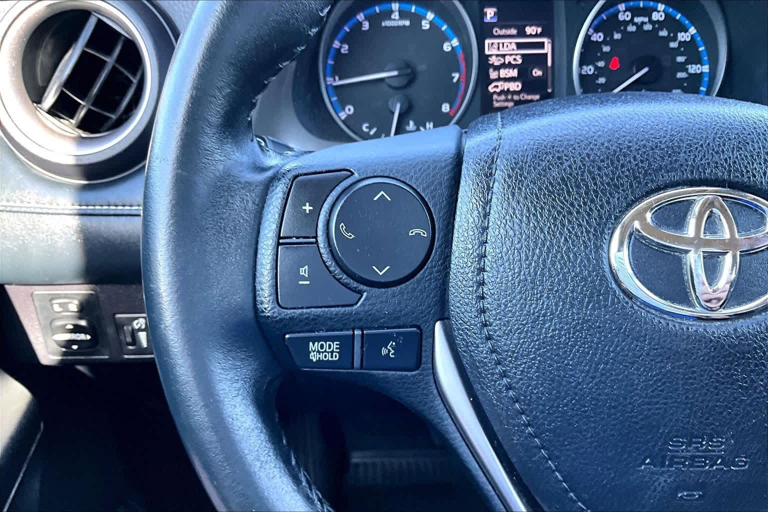 Used 2018 Toyota RAV4 XLE AWD/4WD image 23