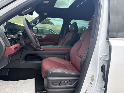 Used 2025 INFINITI QX80 Autograph image 3