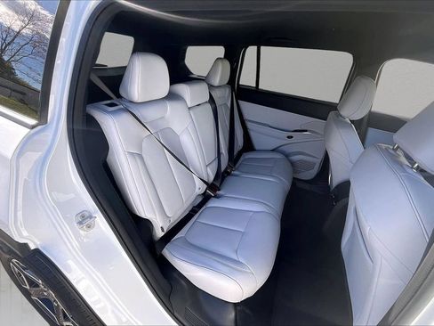 New 2026 Jeep Cherokee Limited AWD/4WD image 19
