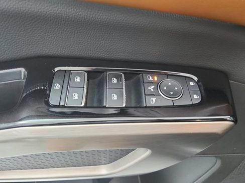Used 2024 Nissan Pathfinder Platinum FWD image 33
