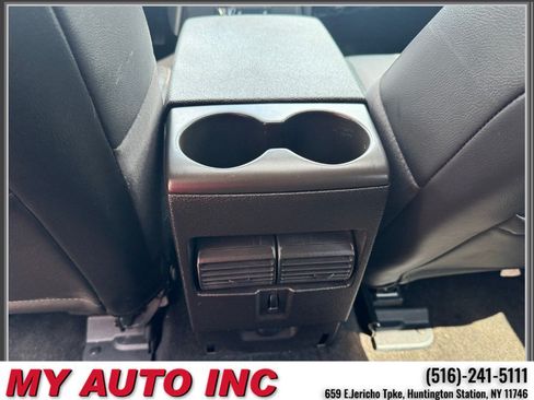 Used 2010 Ford Explorer XLT AWD/4WD image 16