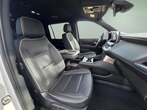 Used 2023 Chevrolet Suburban Premier AWD/4WD image 14