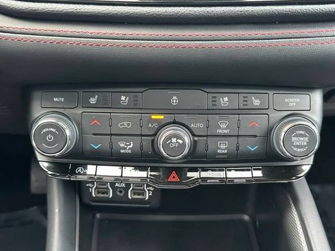 Used 2024 Dodge Durango GT AWD/4WD image 37