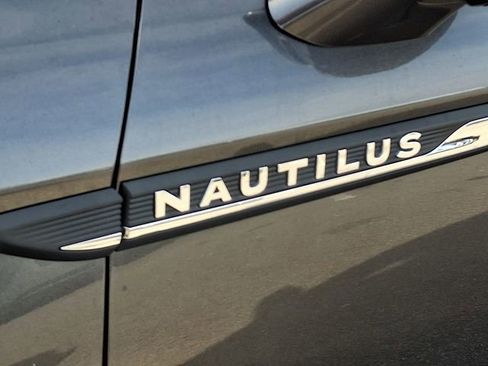 Used 2020 Lincoln Nautilus Reserve w/ Equipment Group 202A image 38