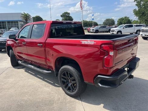 Used 2021 Chevrolet Silverado 1500 Custom Trail Boss w/ LPO, Dark Essentials Package AWD/4WD image 5