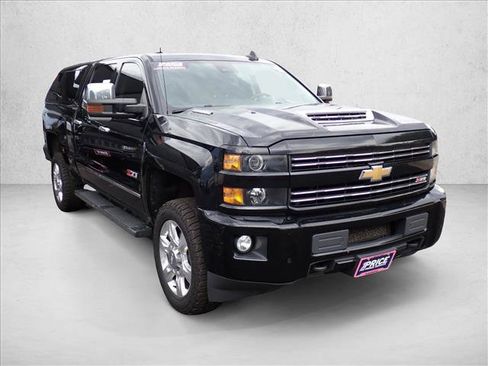 Used 2017 Chevrolet Silverado 2500 LTZ w/ Duramax Plus Package AWD/4WD image 5