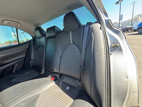 Used 2020 Toyota Camry SE FWD image 13