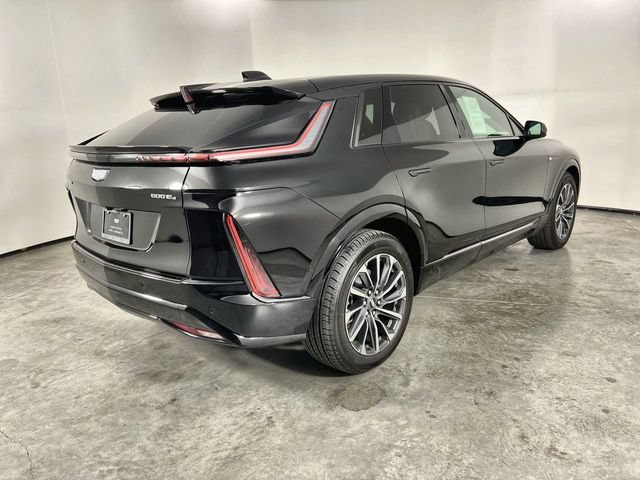 Used 2026 Cadillac Lyriq Sport AWD/4WD image 8