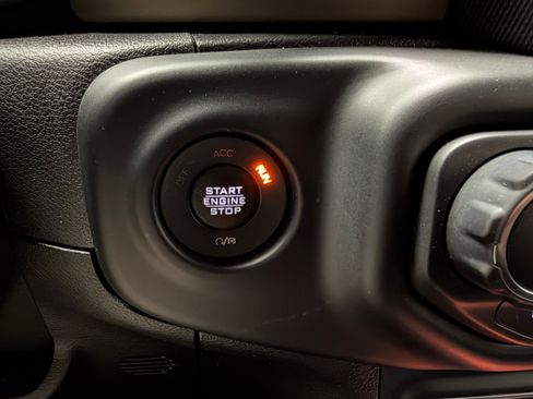 Used 2019 Jeep Wrangler Sport AWD/4WD image 18