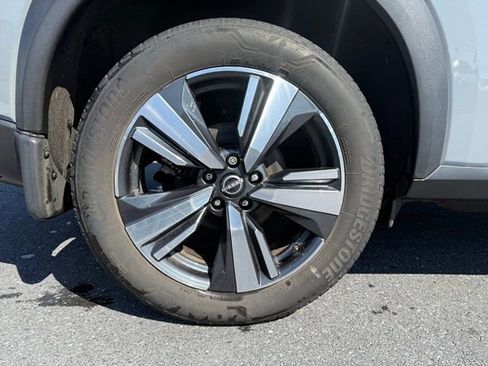 Used 2023 Nissan Rogue SL image 26