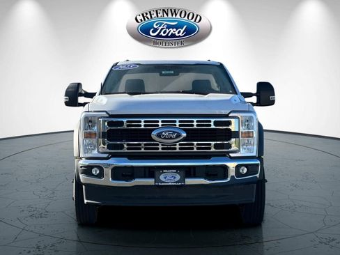 New 2025 Ford F550 4x4 Regular Cab Super Duty image 9