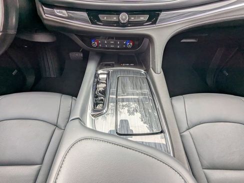 Used 2024 Buick Enclave Premium image 25
