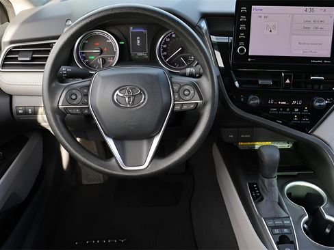 Certified 2021 Toyota Camry LE image 12