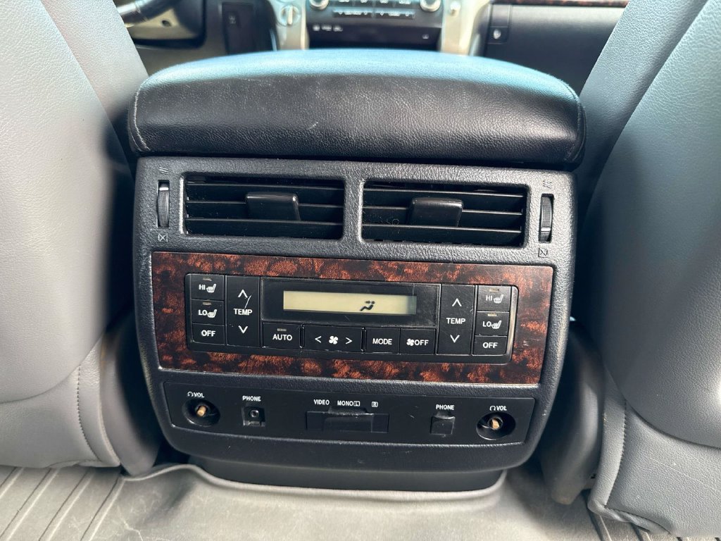 Used 2011 Toyota Land Cruiser w/ Upgrade Pkg AWD/4WD image 8
