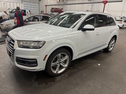 Used 2019 Audi Q7 3.0T Prestige w/ Prestige Package image 4